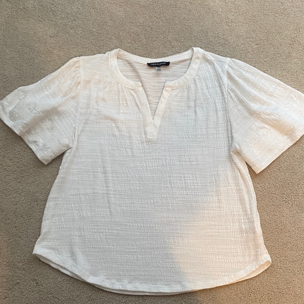 Cable & Gauge white short sleeve top in large